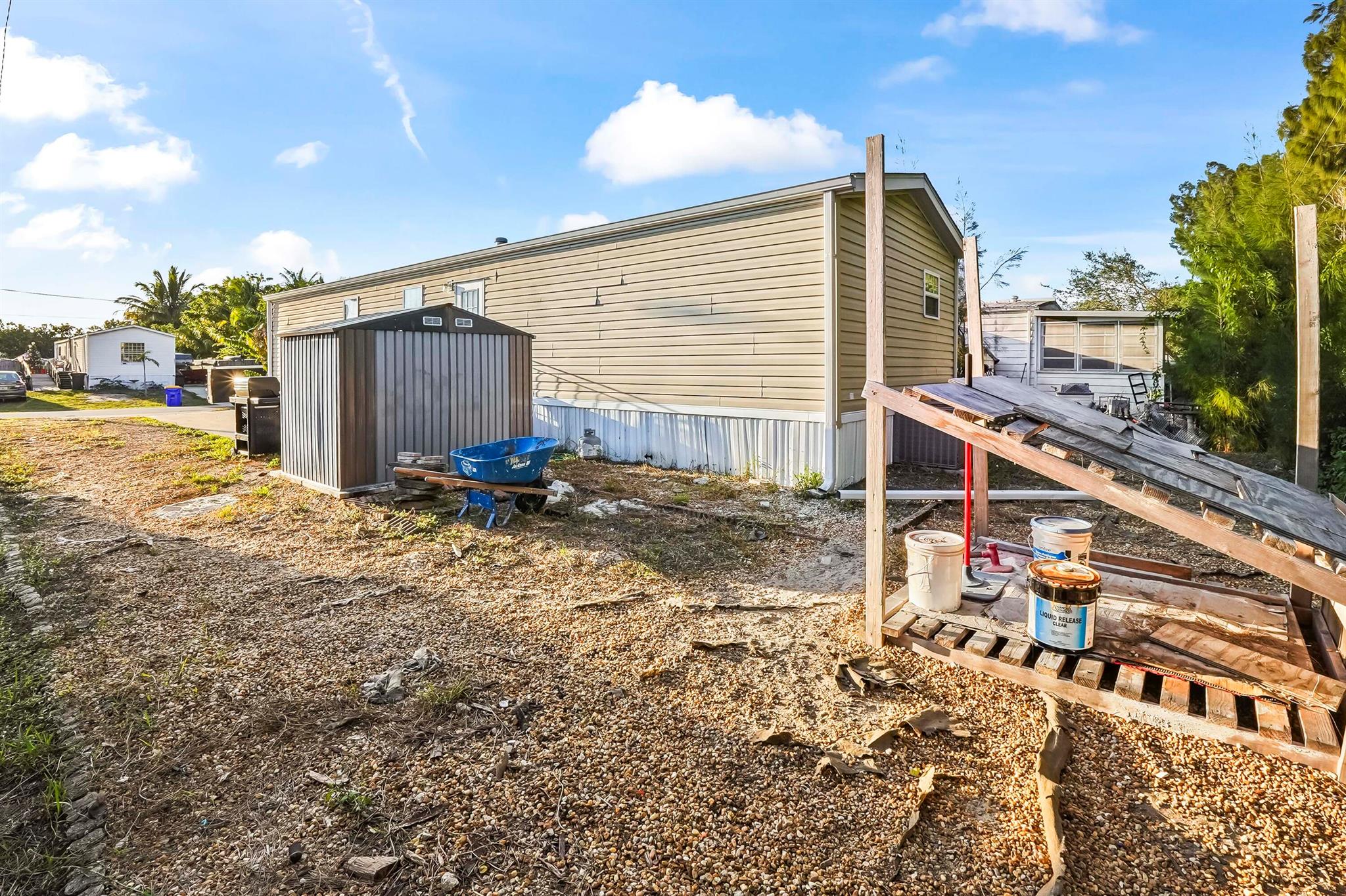 RIDGEWAY MOBILE HOME - Residential