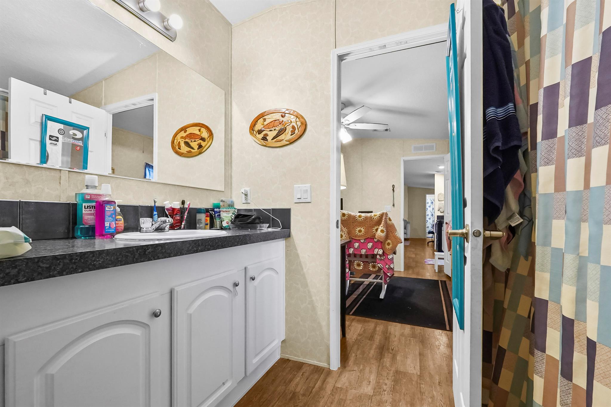 RIDGEWAY MOBILE HOME - Residential