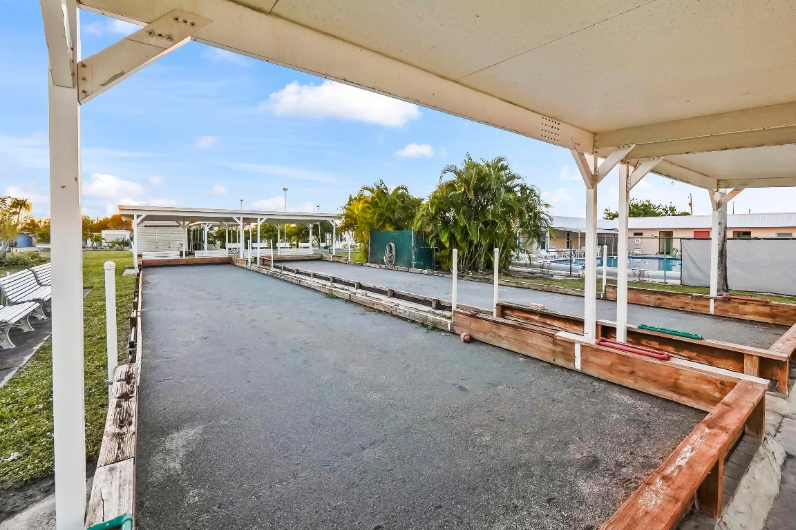 RIDGEWAY MOBILE HOME - Residential