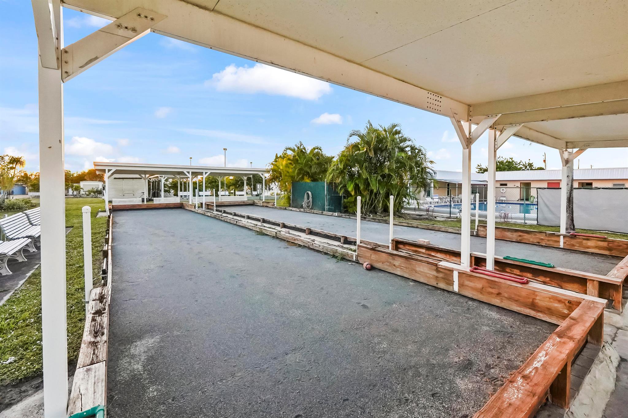 RIDGEWAY MOBILE HOME - Residential