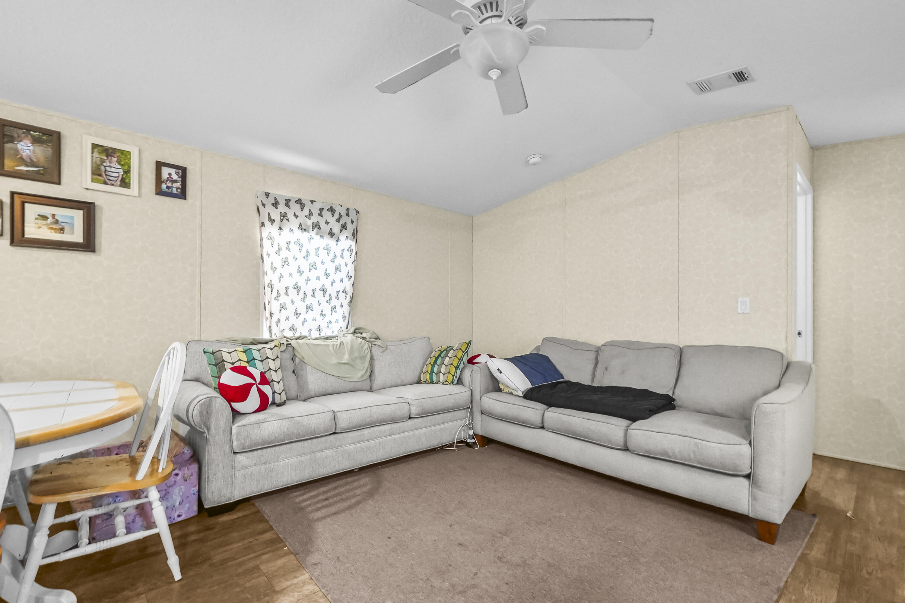 RIDGEWAY MOBILE HOME - Residential