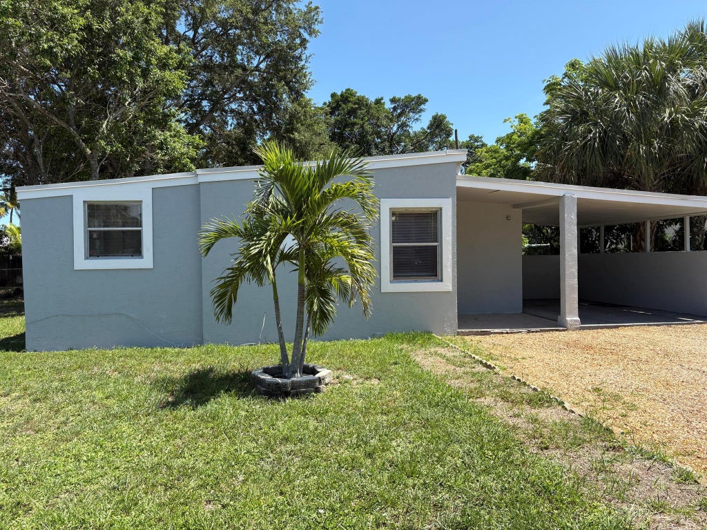 Photo of 1608 NW 11 Street, Fort Lauderdale, FL 33311 (MLS # R11098085)