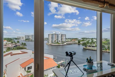 555 SE 6th Avenue Unit 7h, Delray Beach, FL MLS: R10913385