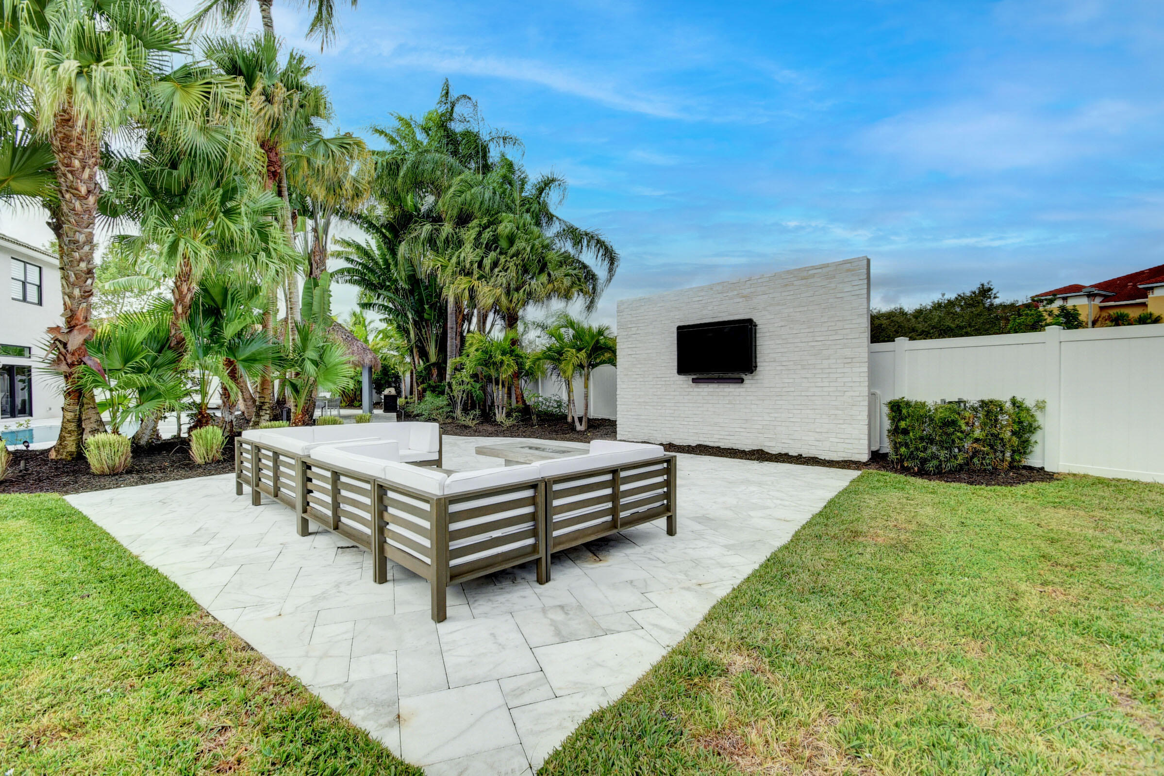 WINSTON TRAILS - Residential Lease