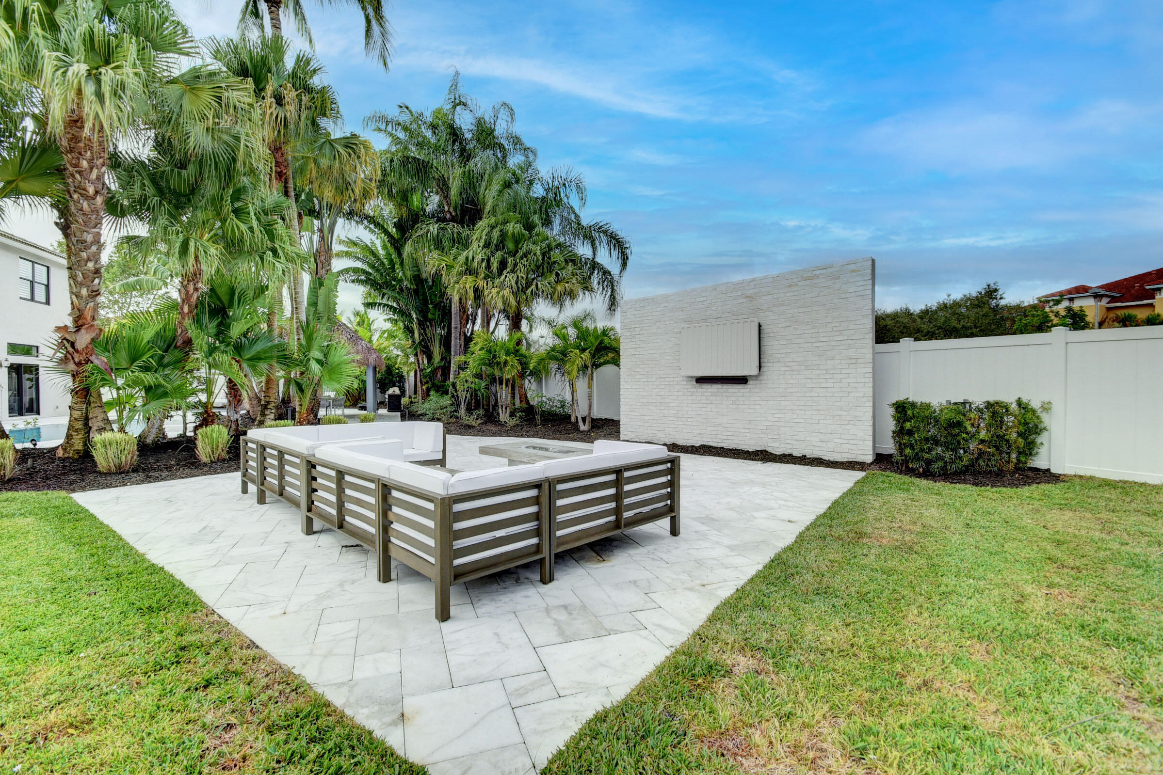 WINSTON TRAILS - Residential Lease