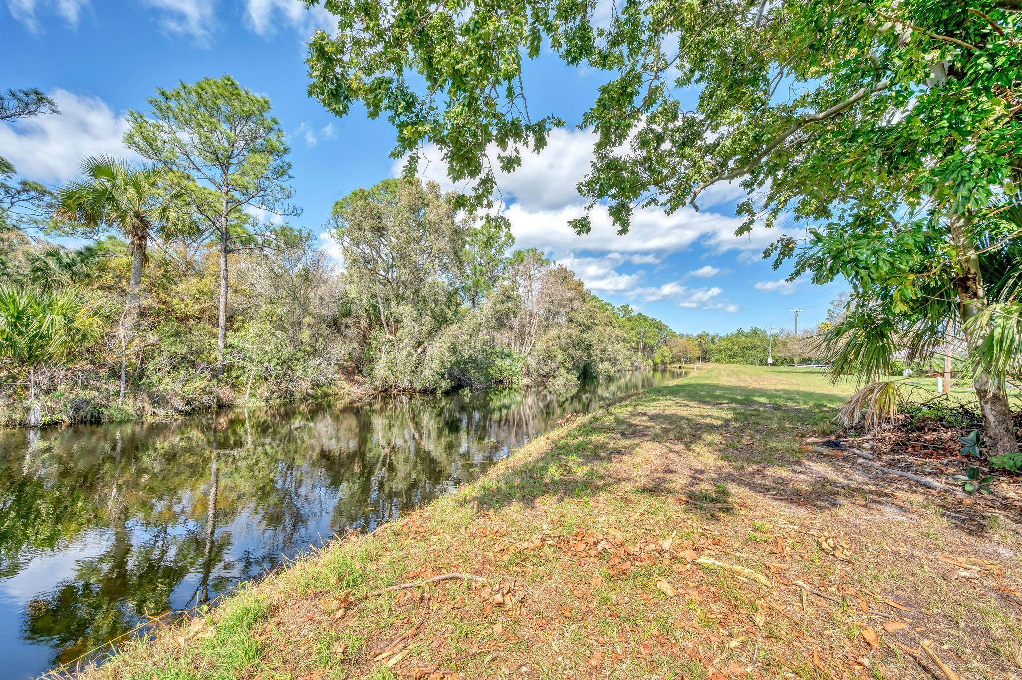 HIGH POINT OF FORT PIERCE CONDOMINIUM SECTION 1 - Residential