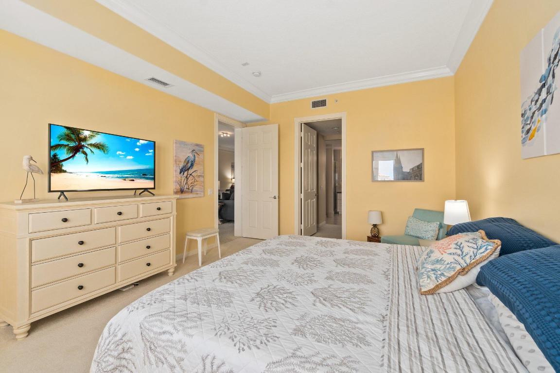 HARBOUR ISLE AT HUTCHINSON ISLAND WEST, A CONDOMIN - Residential