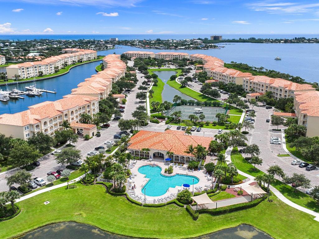 HARBOUR ISLE AT HUTCHINSON ISLAND WEST, A CONDOMIN - Residential