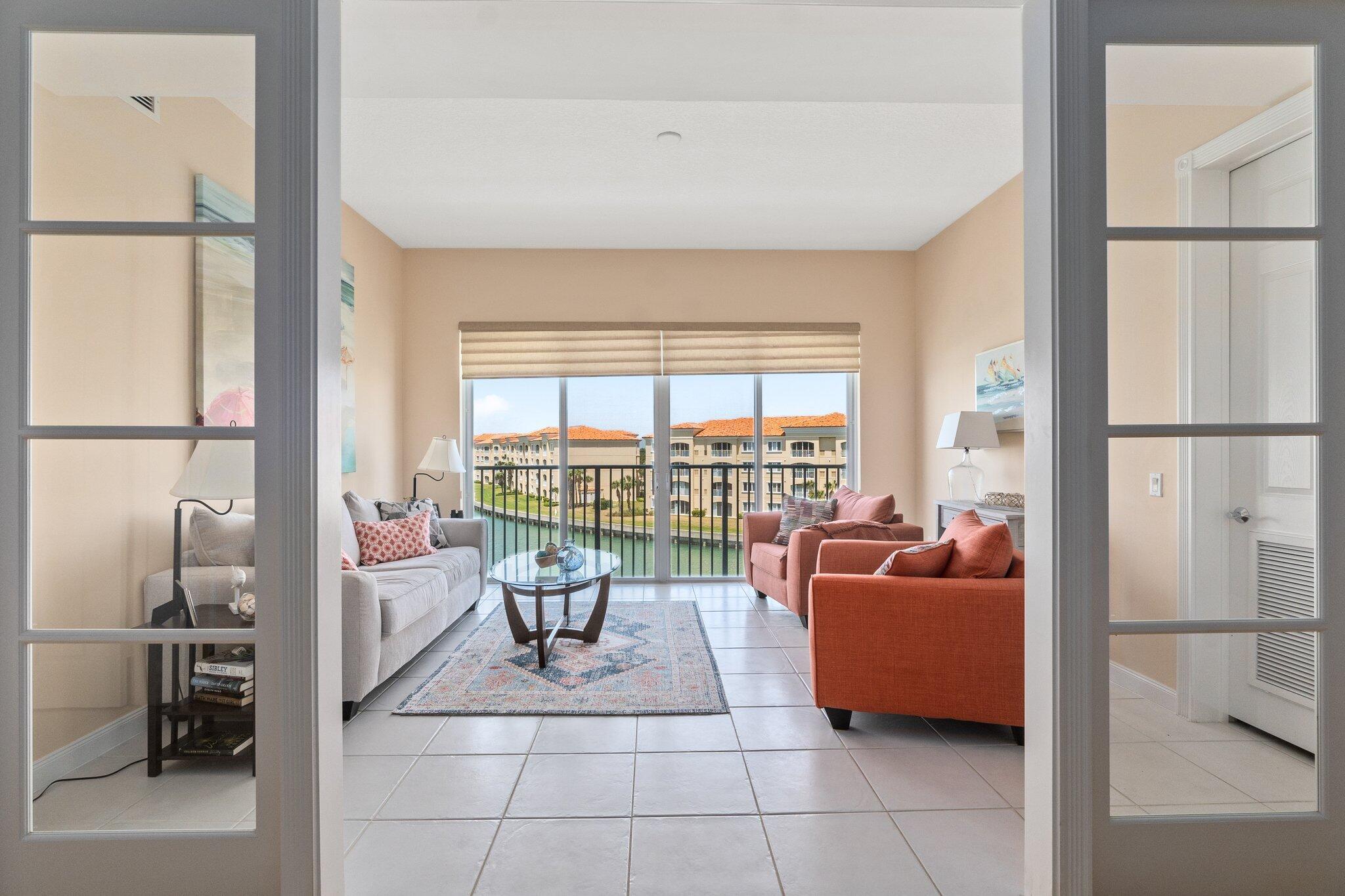 HARBOUR ISLE AT HUTCHINSO - Residential