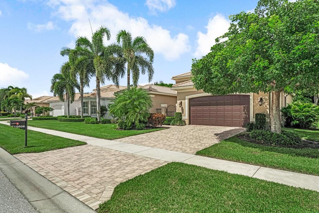 Photo of 10606 Whitewind Circle, Boynton Beach, FL 33473 (MLS # R11124573)