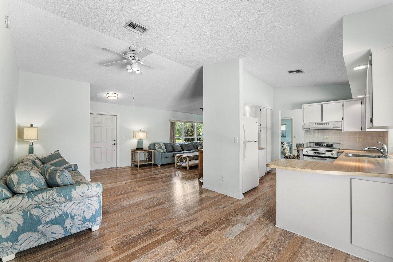 128 Sandpiper Avenue