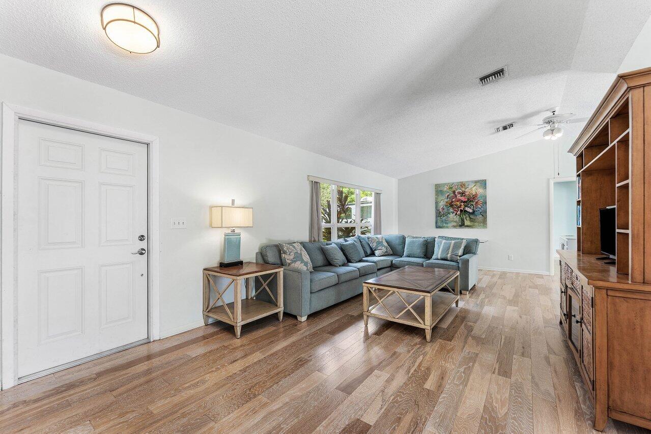 128 Sandpiper Avenue