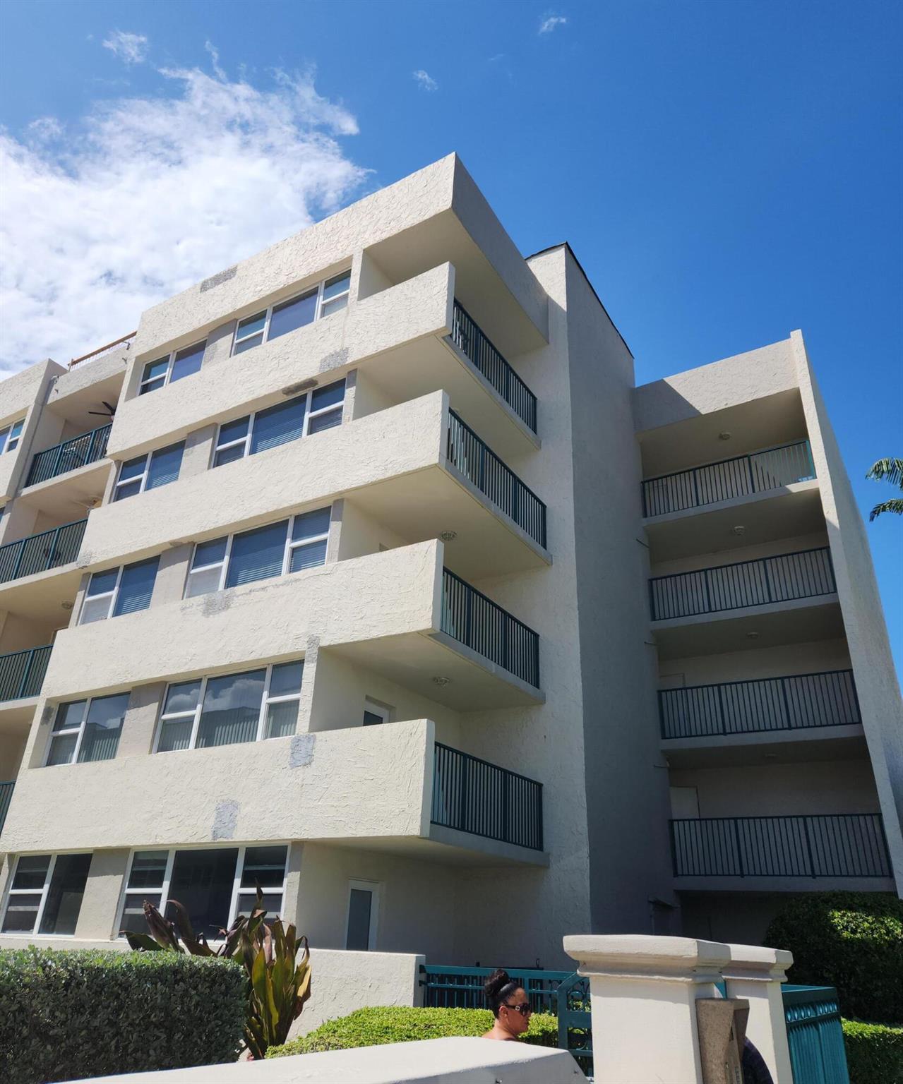 PORT DE MER - Residential Lease