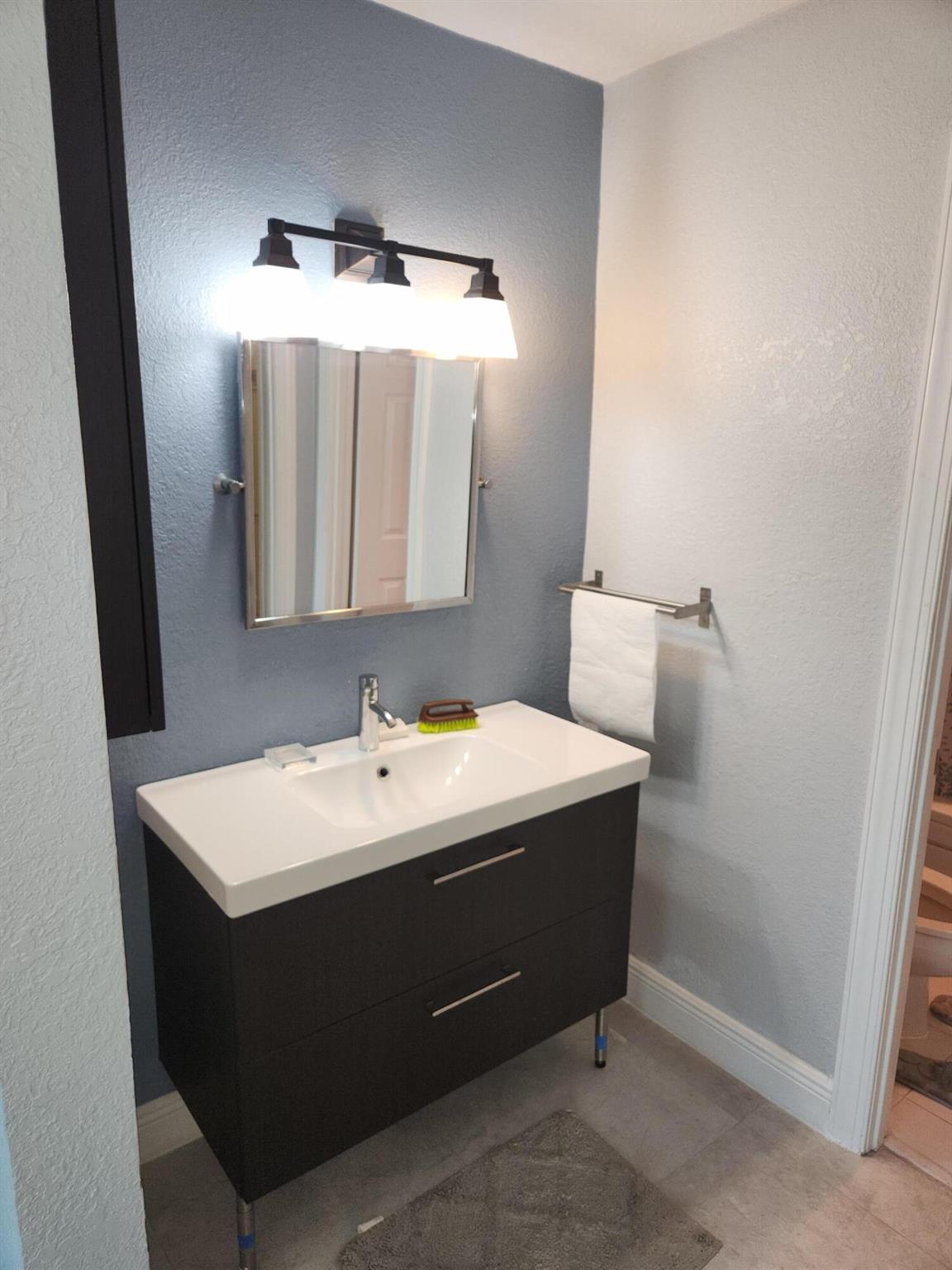 PORT DE MER - Residential Lease