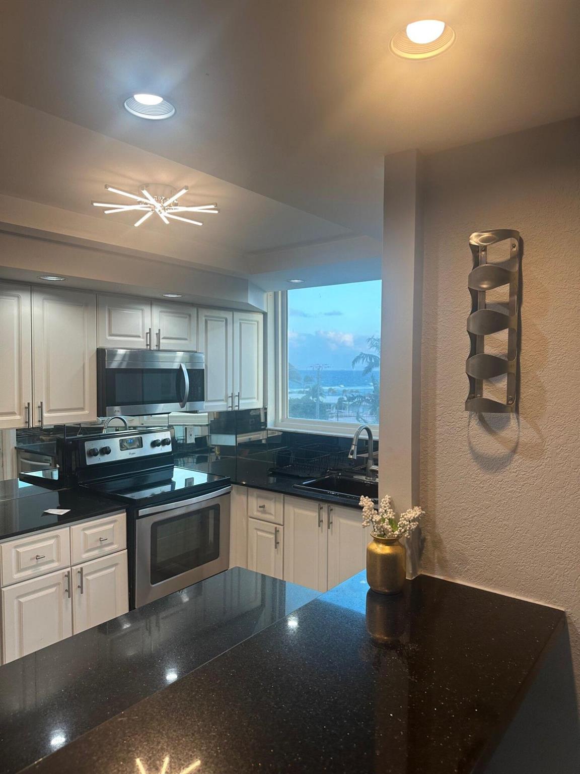 PORT DE MER - Residential Lease