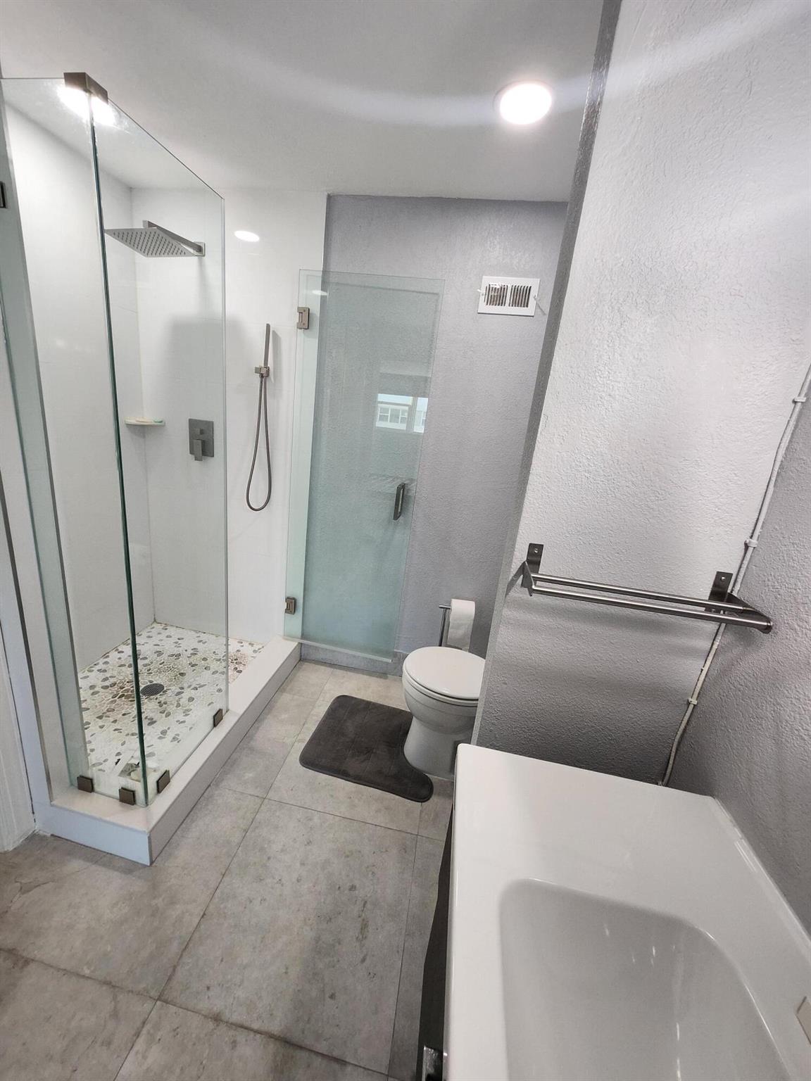 PORT DE MER - Residential Lease