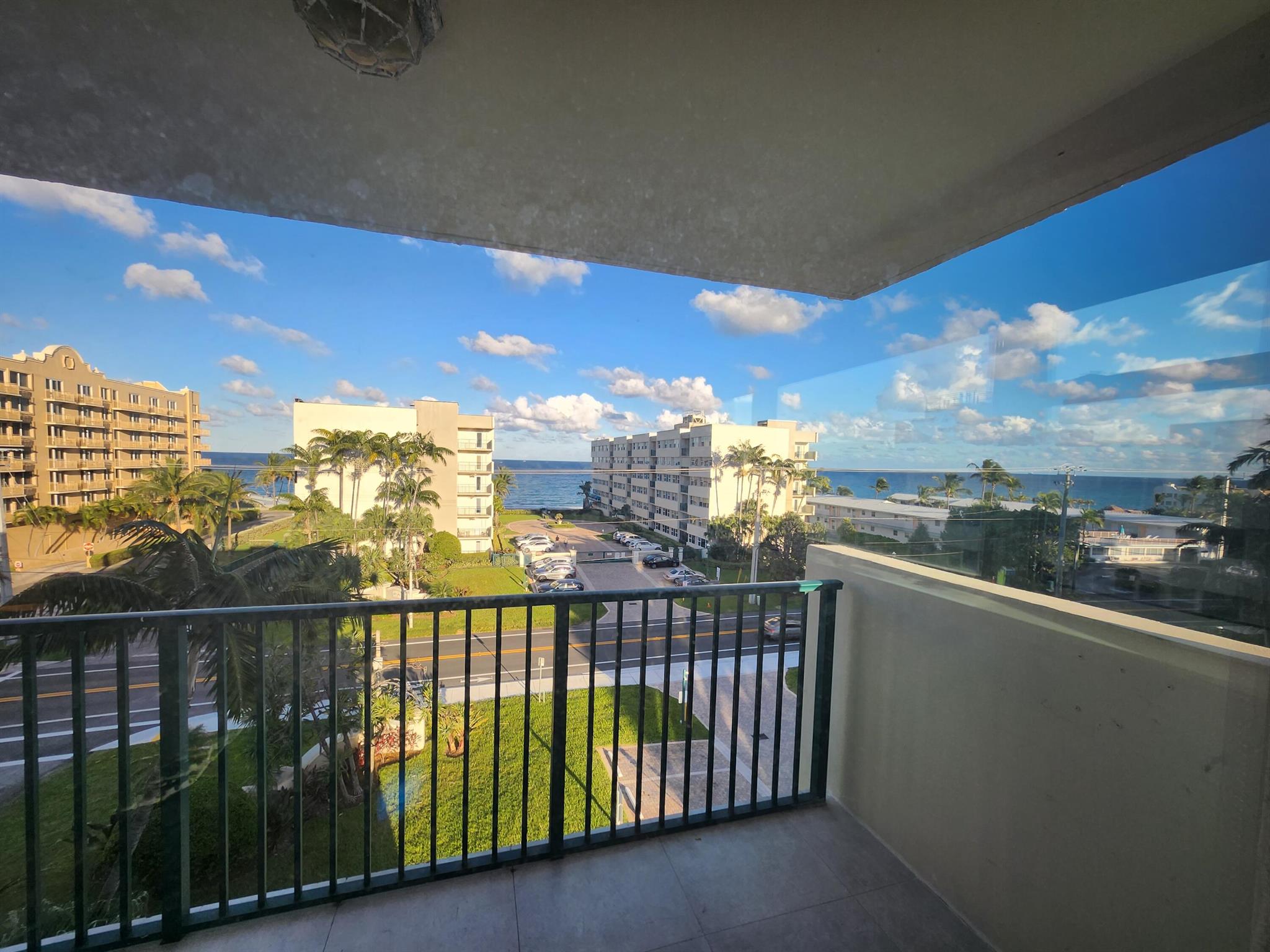 PORT DE MER - Residential Lease