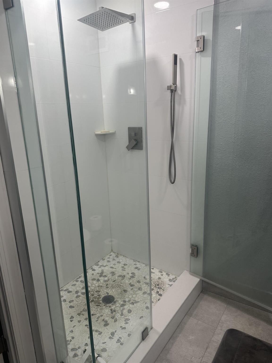 PORT DE MER - Residential Lease