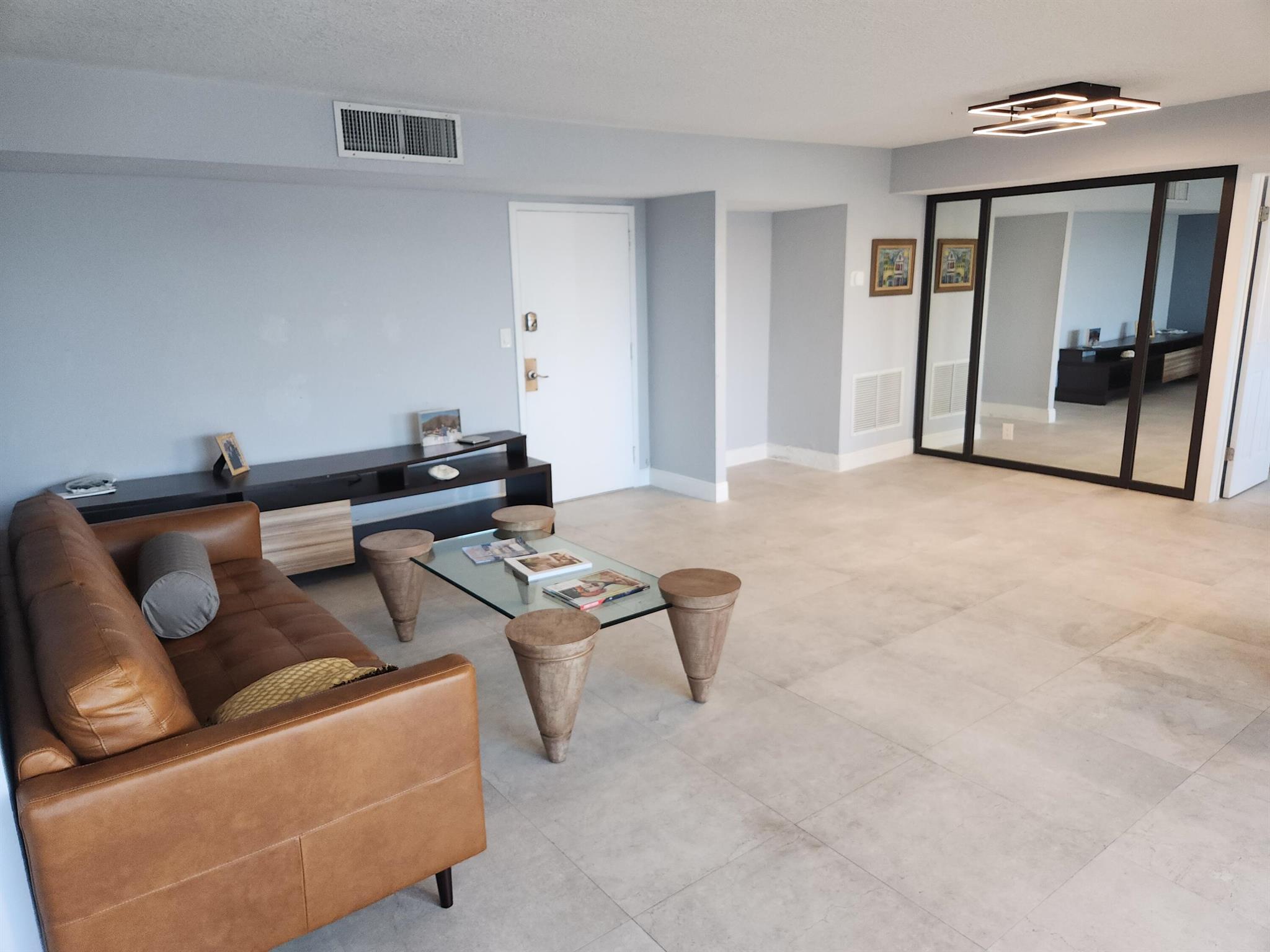 PORT DE MER - Residential Lease