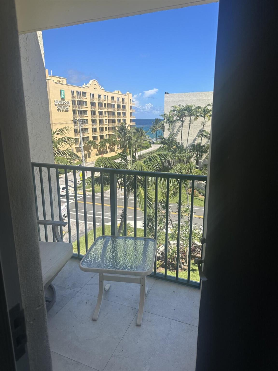 PORT DE MER - Residential Lease