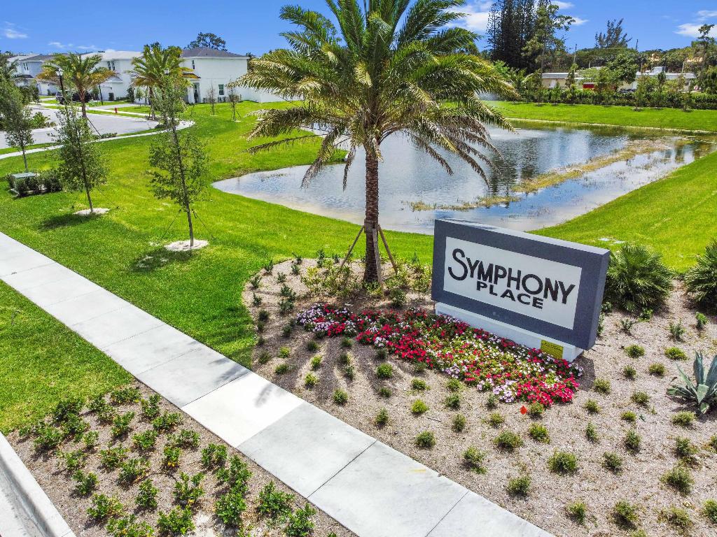 SYMPHONY PLACE - Residential