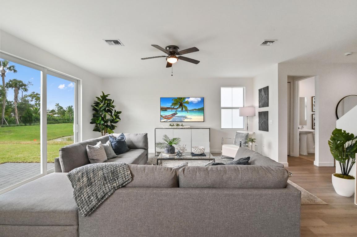 SYMPHONY PLACE - Residential