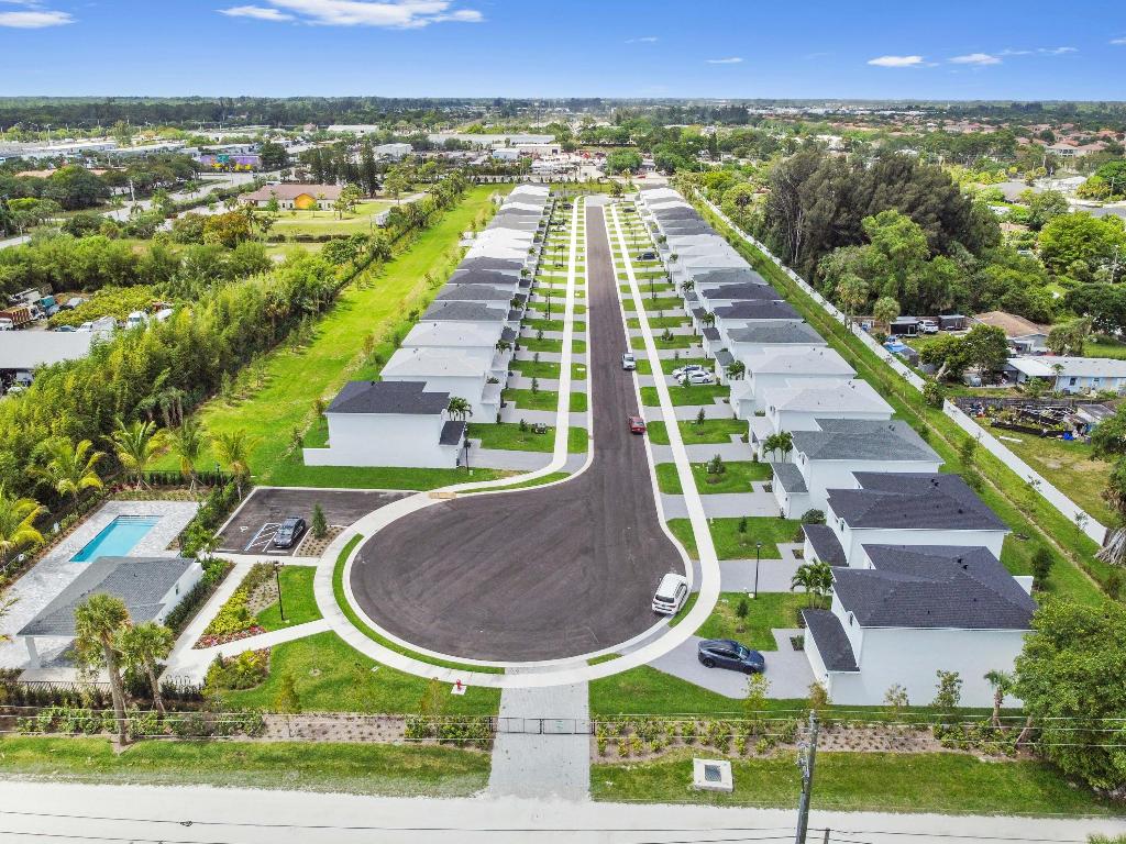 SYMPHONY PLACE - Residential