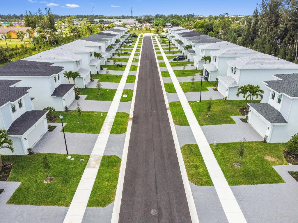 SYMPHONY PLACE - Residential