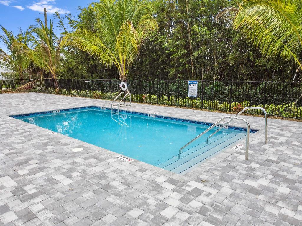 SYMPHONY PLACE - Residential