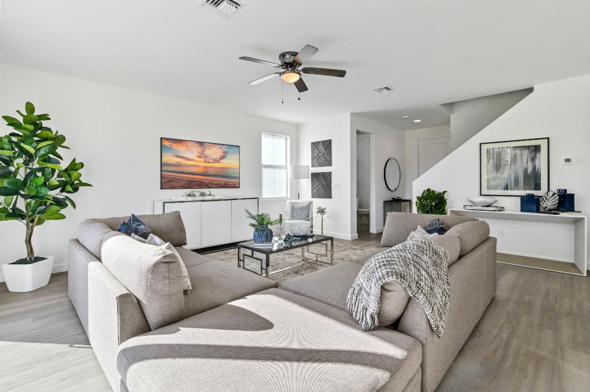 SYMPHONY PLACE - Residential