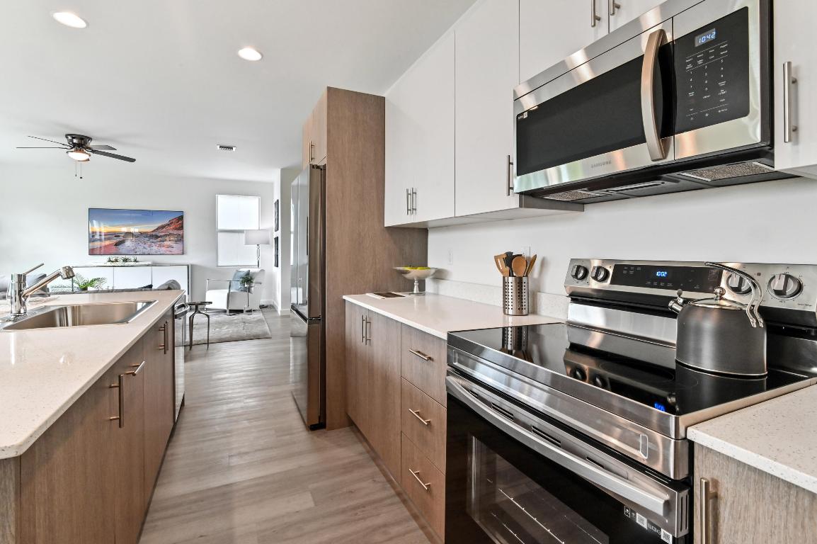 SYMPHONY PLACE - Residential