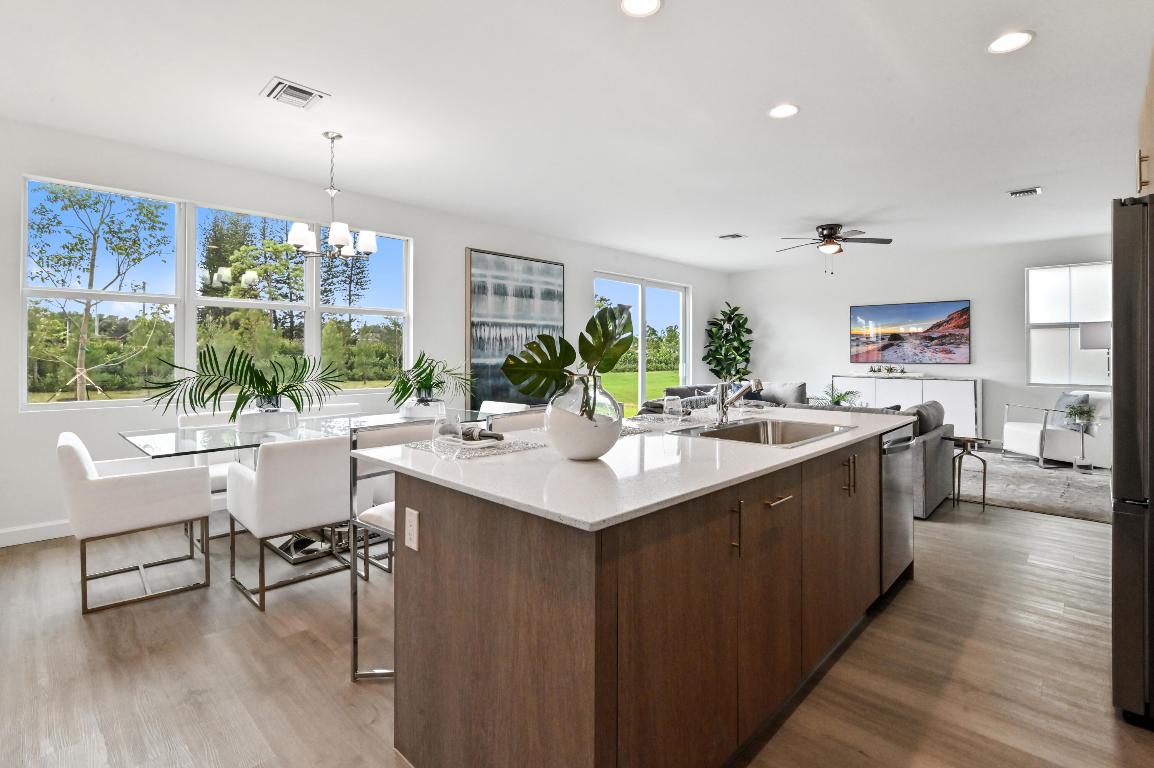 SYMPHONY PLACE - Residential