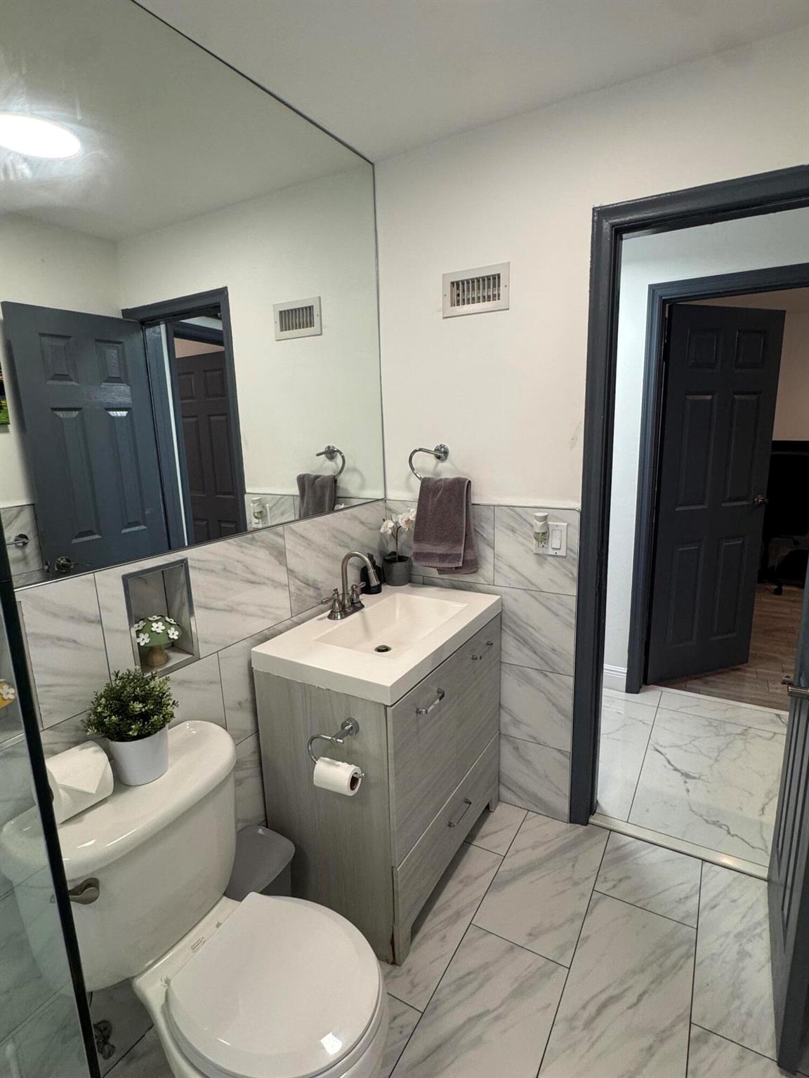 SUNRISE GOLF VILLAGE - Residential Lease