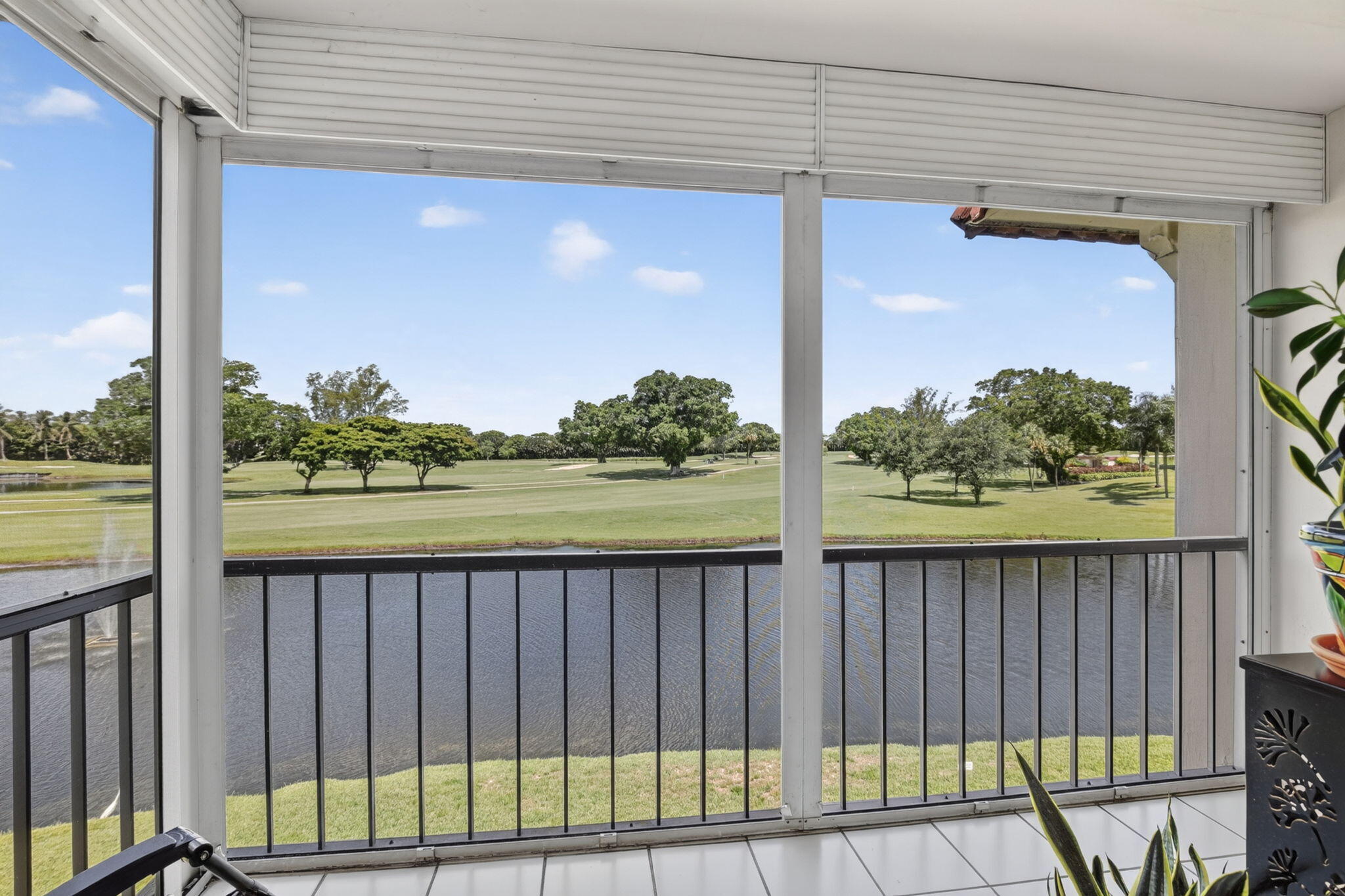 9923 S Hollybrook Lake Drive 305, Pembroke Pines FL 33025