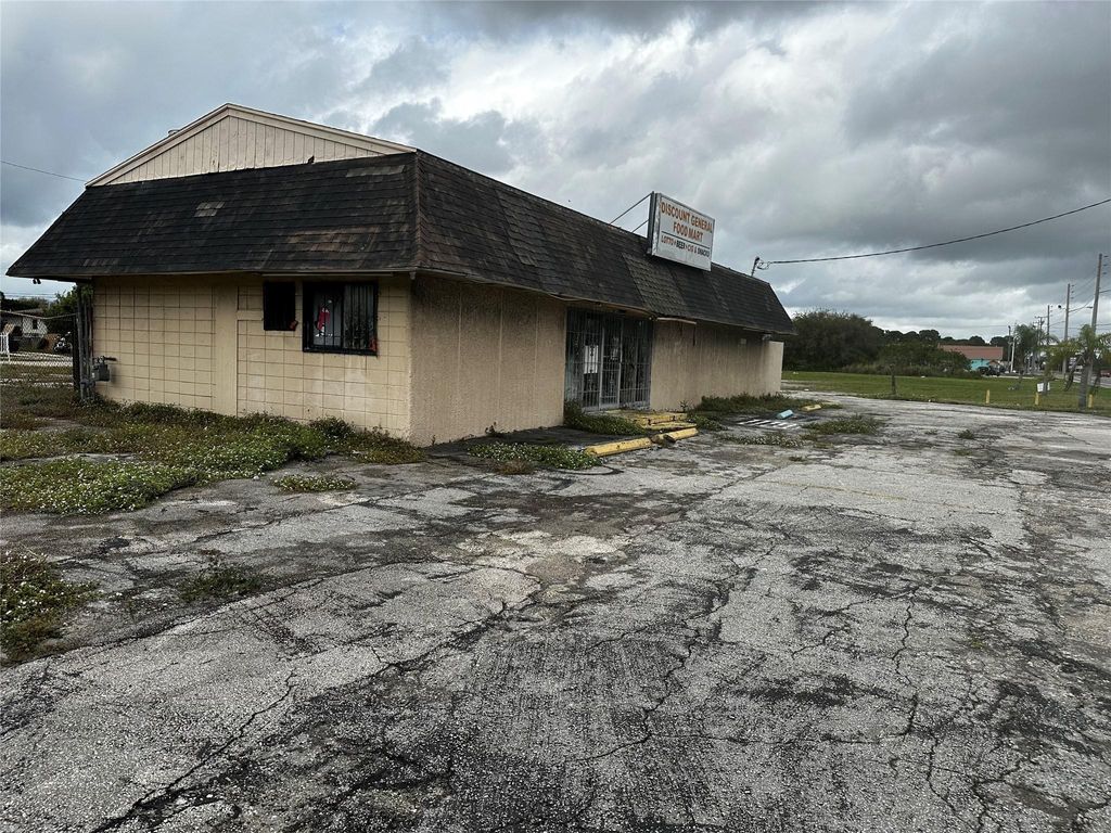 Photo of 2233 N 25th Street, Fort Pierce, FL 34946 (MLS # F10418357)