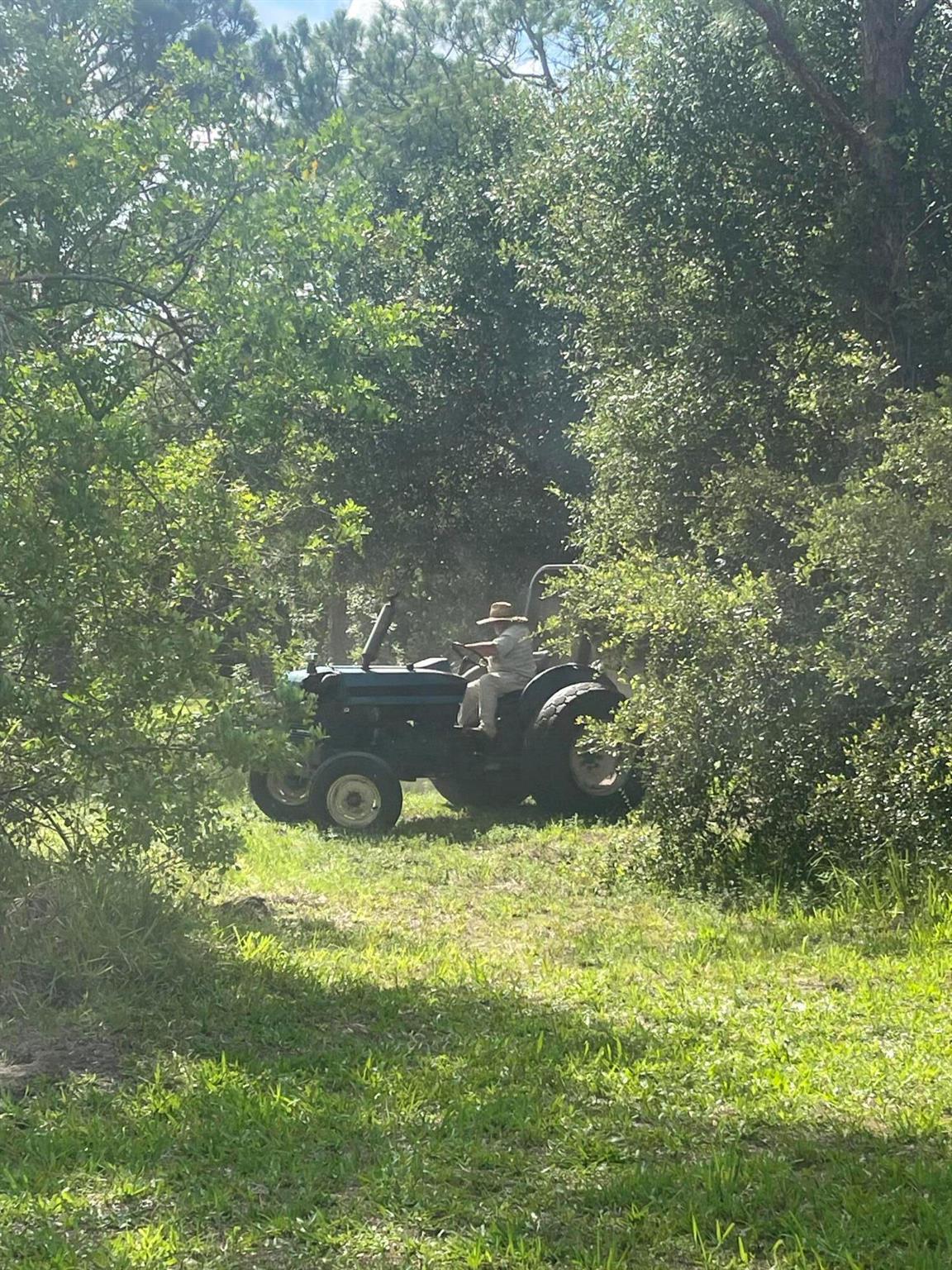 LADECA ACRES S/D UNREC SE - Land