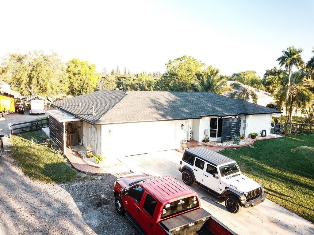 Photo of 5220 SW 201st Terrace, Southwest Ranches, FL 33332 (MLS # F10392217)