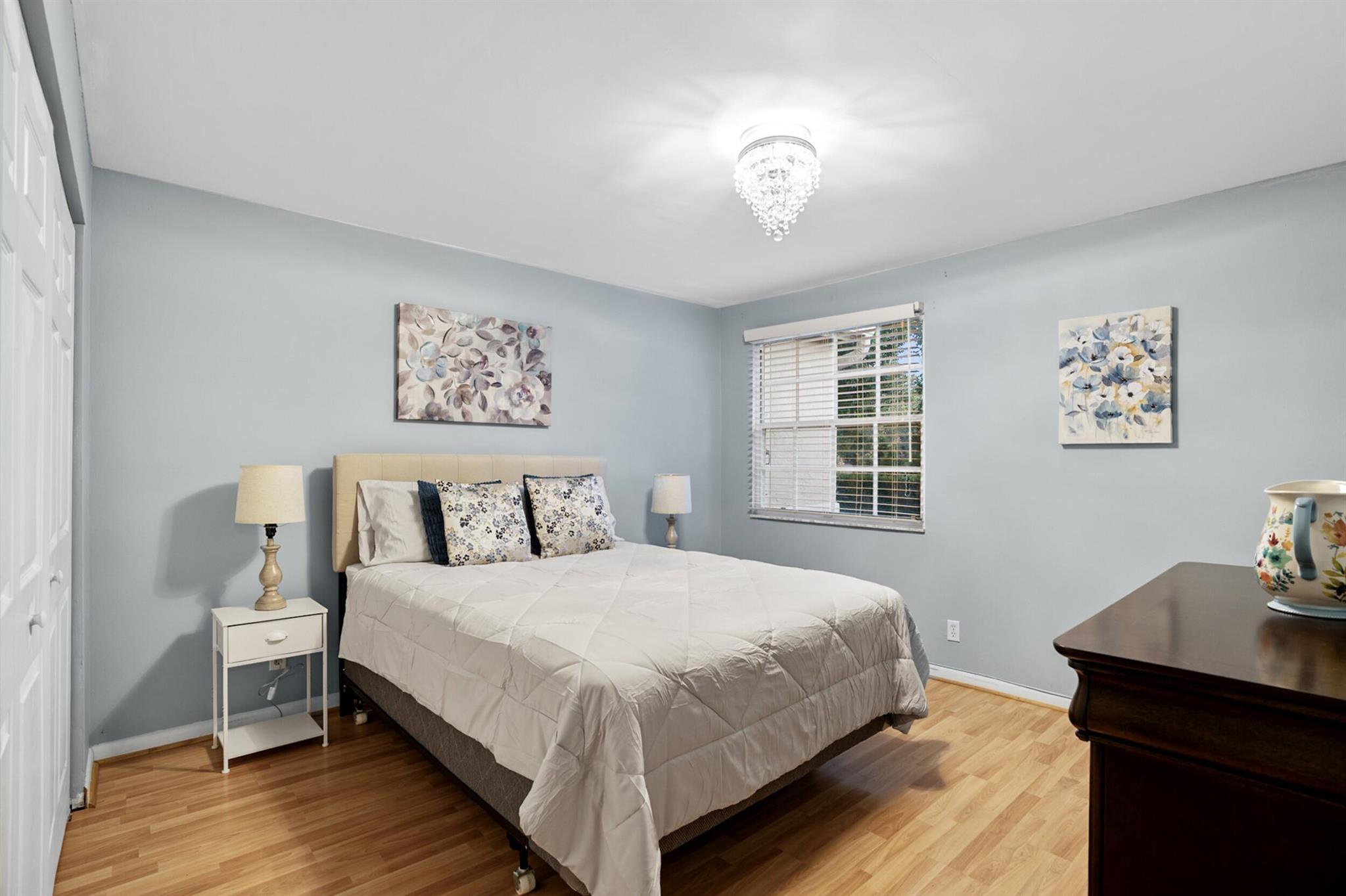 EMBASSY LAKES - Residential