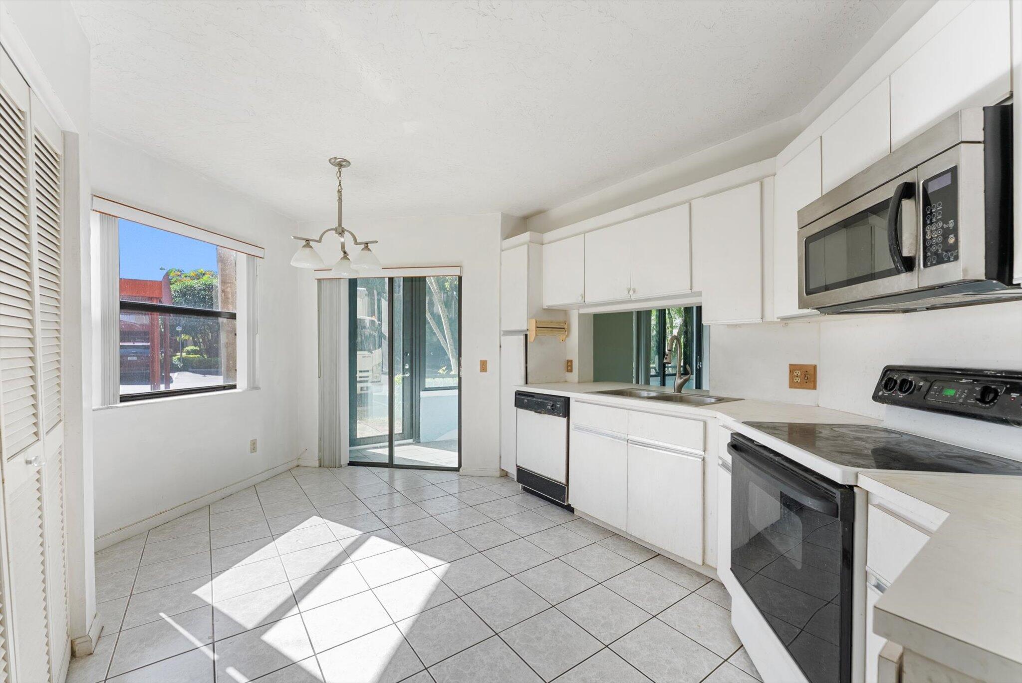 LAKES OF LA PAZ - Residential