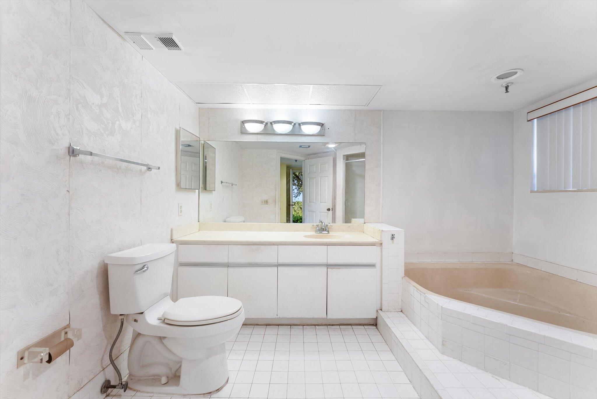 LAKES OF LA PAZ - Residential