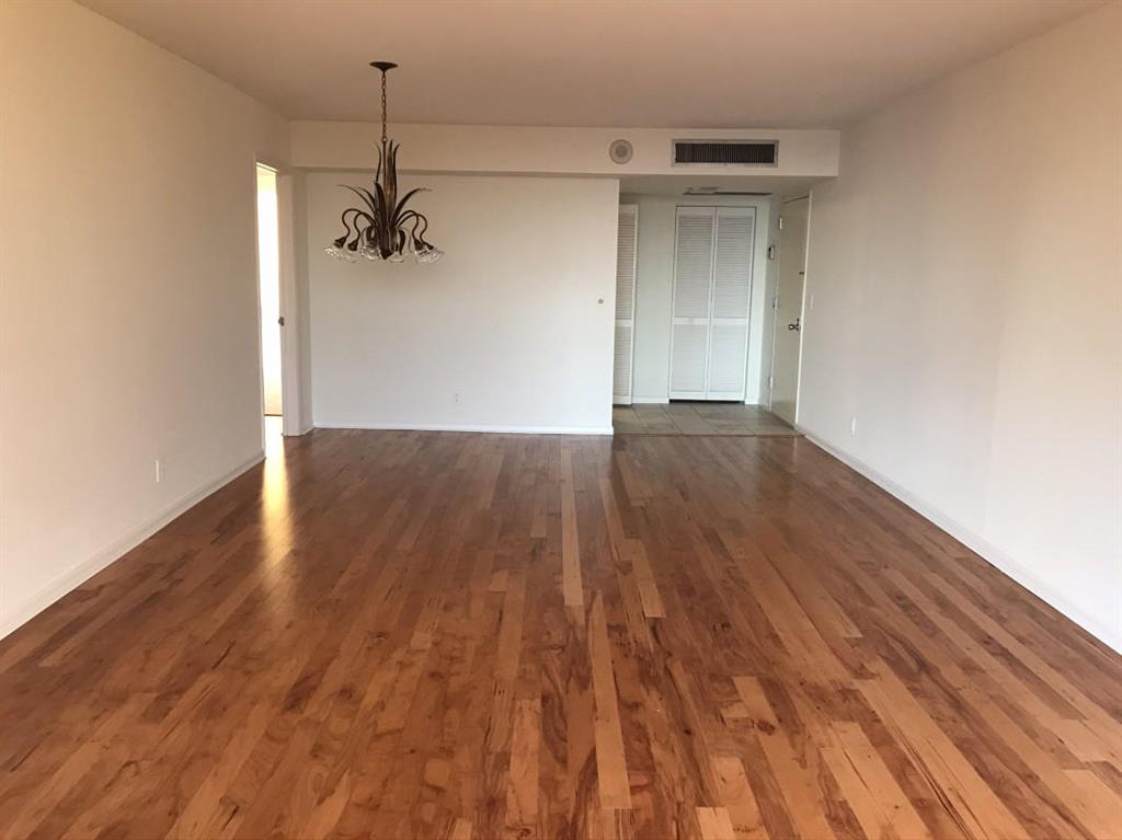 LANDS OF THE PRESIDENT CONDO 7 - Residential