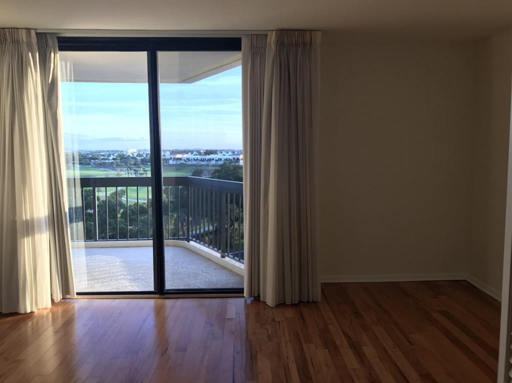 LANDS OF THE PRESIDENT CONDO 7 - Residential