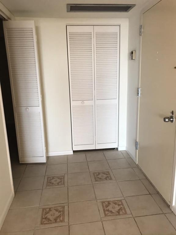 LANDS OF THE PRESIDENT CONDO 7 - Residential