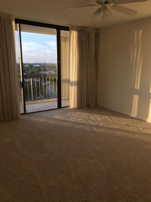 LANDS OF THE PRESIDENT CONDO 7 - Residential