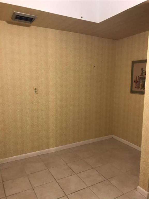 LANDS OF THE PRESIDENT CONDO 7 - Residential