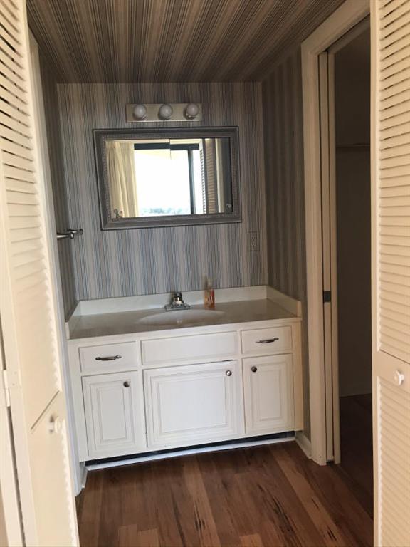 LANDS OF THE PRESIDENT CONDO 7 - Residential