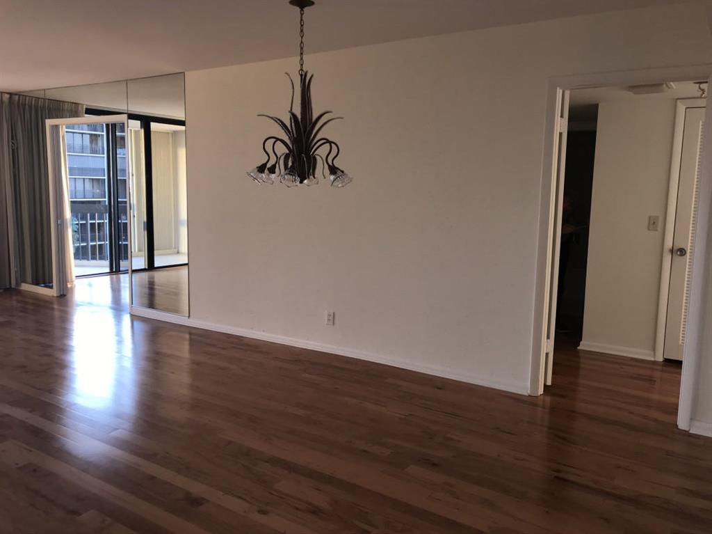 LANDS OF THE PRESIDENT CONDO 7 - Residential