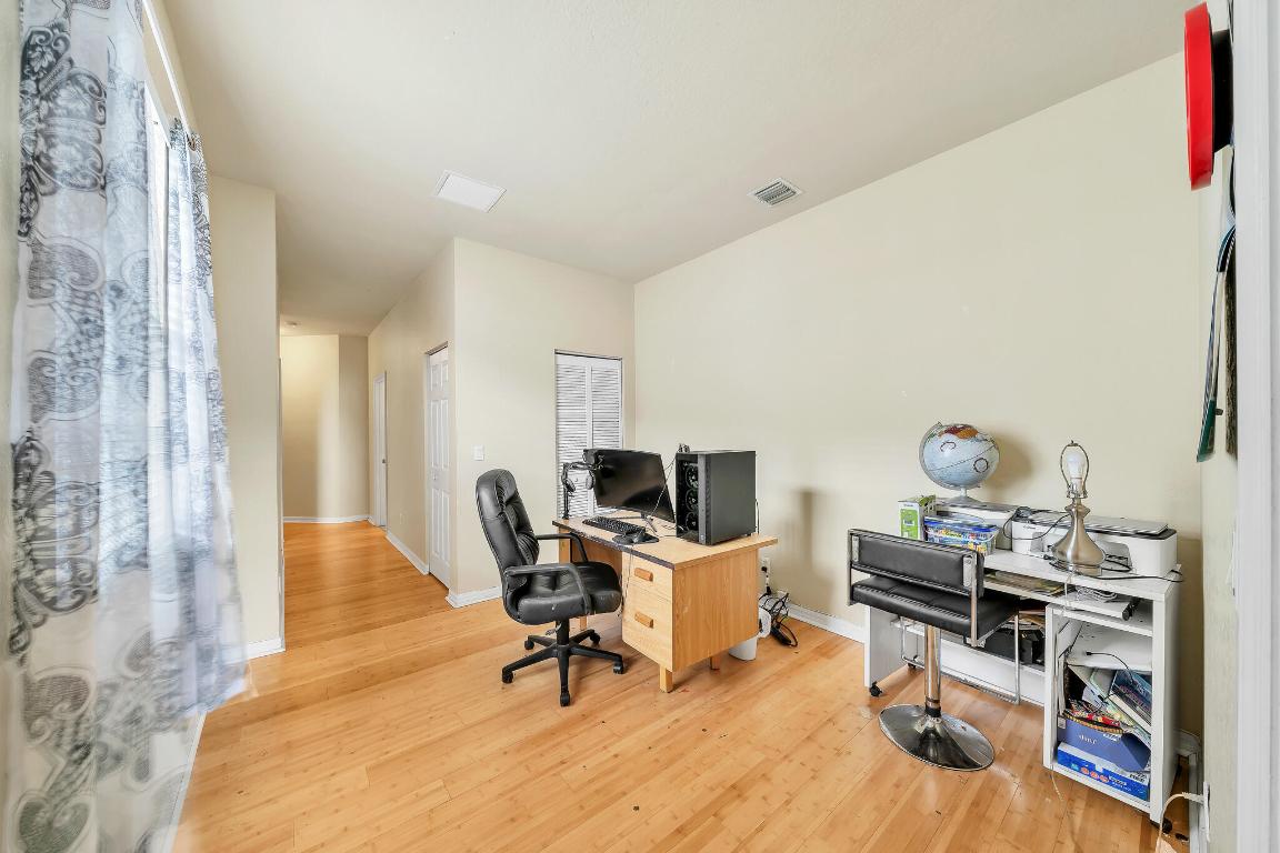 MAGNOLIA BAY CONDOMIMIUM - Residential