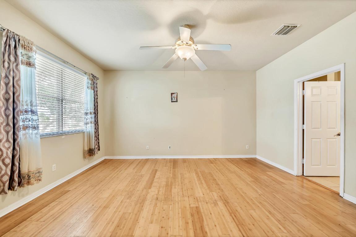 MAGNOLIA BAY CONDOMIMIUM - Residential