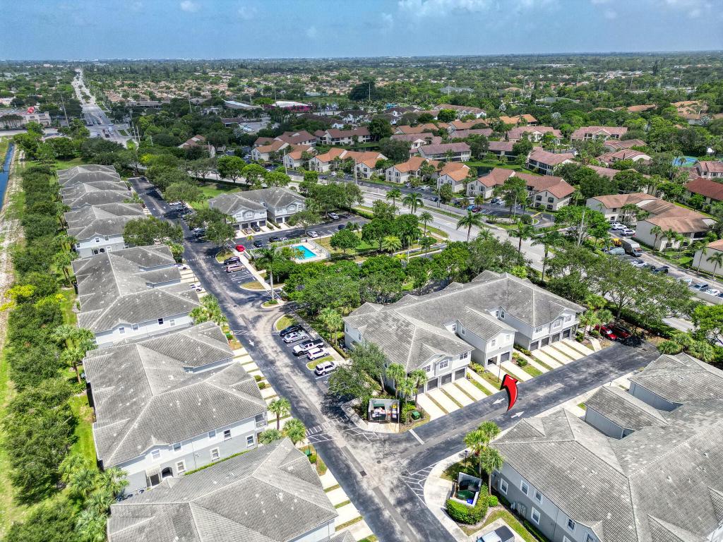 MAGNOLIA BAY CONDOMIMIUM - Residential